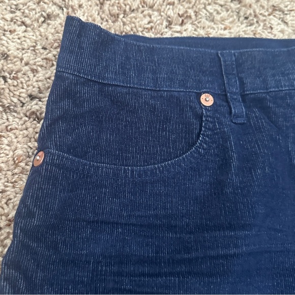 NWT Gap Navy Blue High Rise Corduroy Shorts Women's Size 12 Stretch Raw Hem - Picture 4 of 14